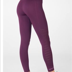 Fabletics synch leg high waisted yoga gym perforated leggings Sz small burgundy